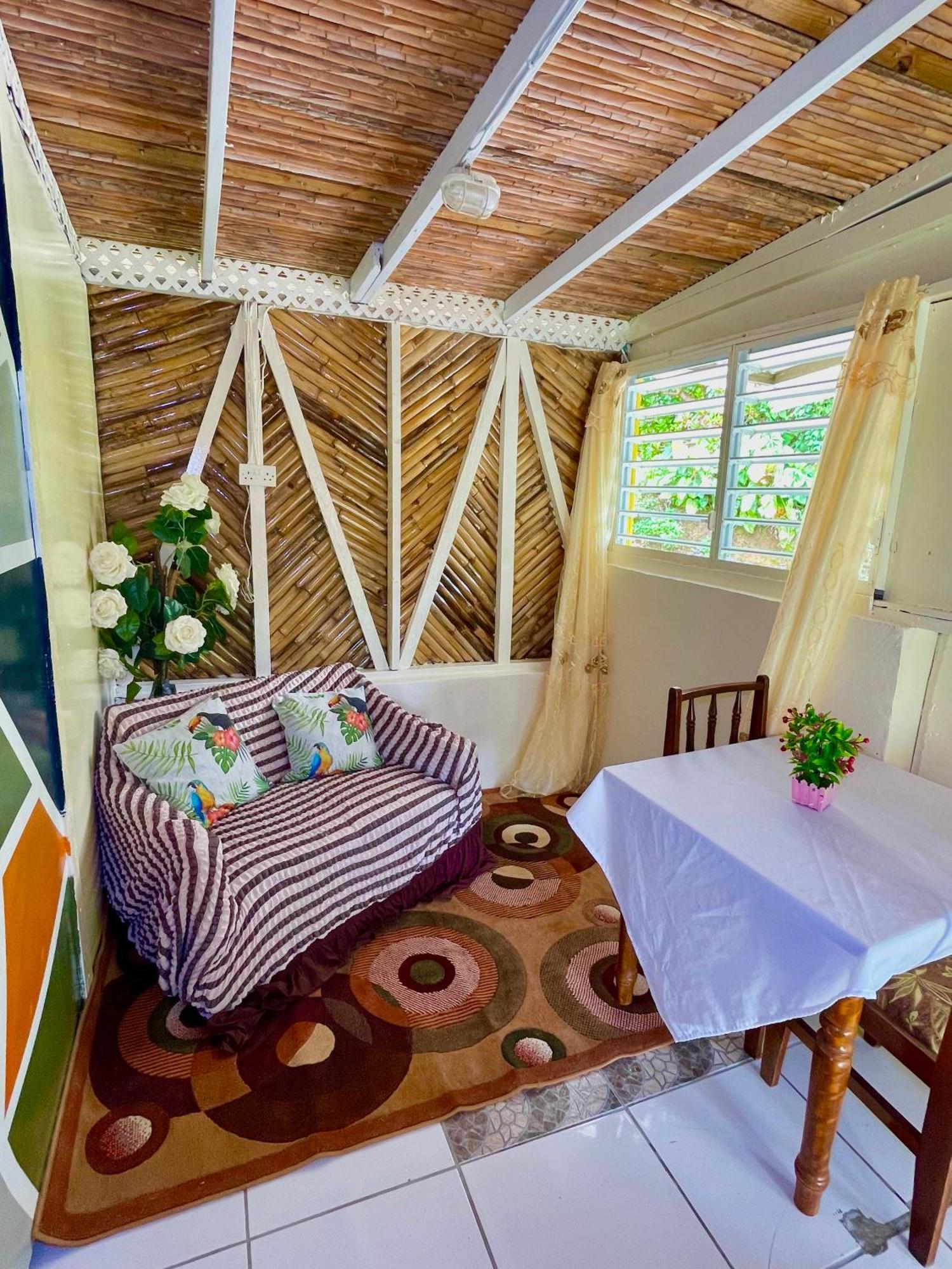 Le Petit Paradis Roseau Exterior photo